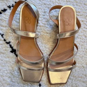 NWOT Zou Xou Delfina Sandal